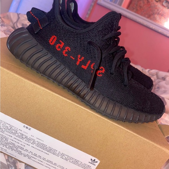 AUTHENTIC YEEZY V’2 Bred - Picture 4 of 4
